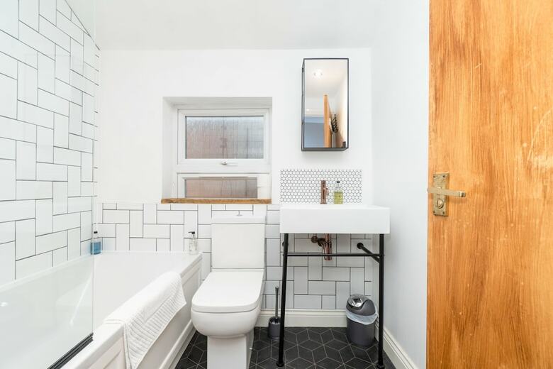 Apartamentos Homely And Modern Maisonette In Vibrant Bristol