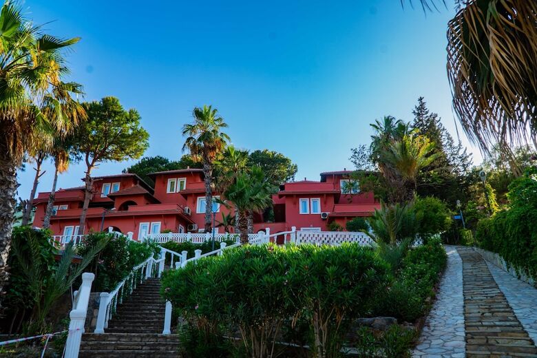 Hotel Senza Garden Holiday Club