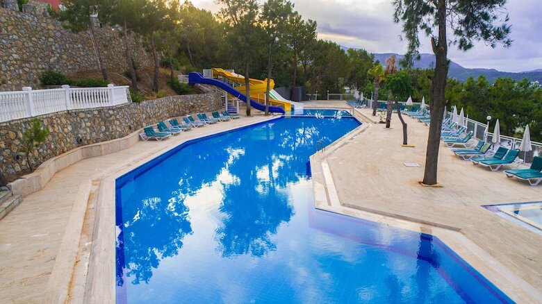 Hotel Senza Garden Holiday Club
