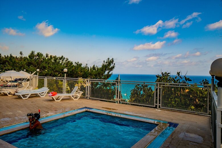 Hotel Senza Garden Holiday Club