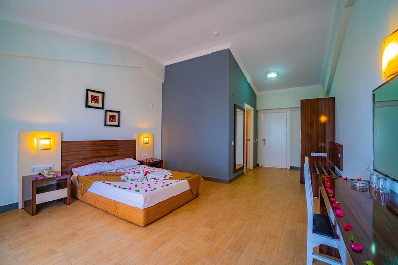 Hotel Senza Garden Holiday Club