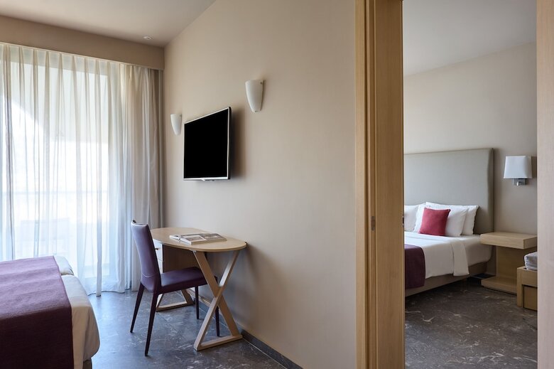 Hotel Atlantica Akti Zeus