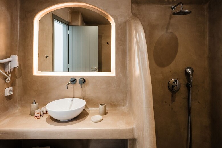 Amphitrite Suites Santorini