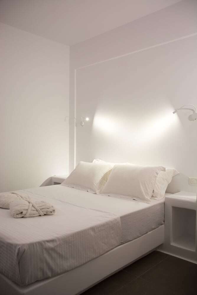 Amphitrite Suites Santorini