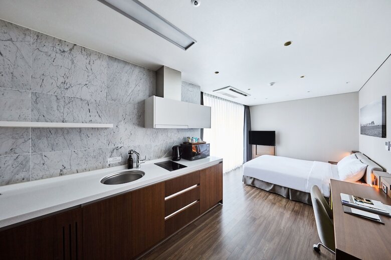Felix By Stx Hotel & Suite