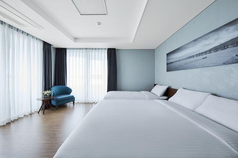 Felix By Stx Hotel & Suite