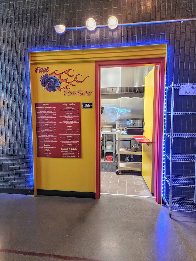 Hotel Moxy Portland Downtown
