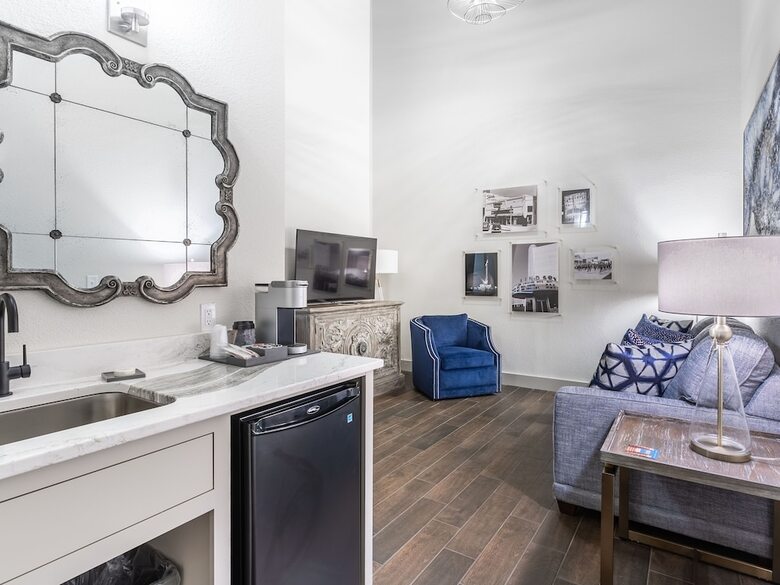 Millsap Suites By Pioneer Pocket Hotel