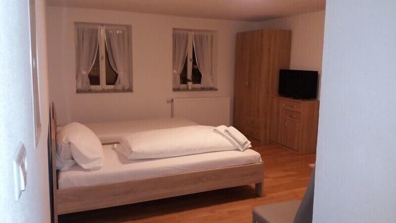 Apartments B & B27