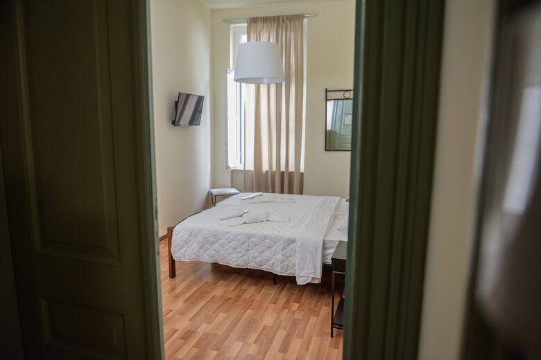 Athinas Street Inn