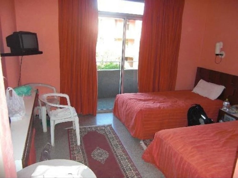Hotel Suite Room For Familyfriends