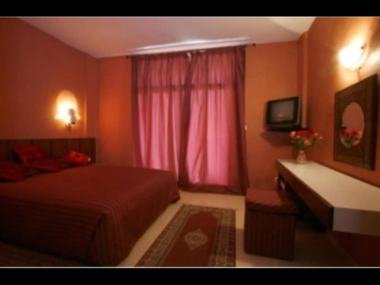 Hotel Suite Room For Familyfriends