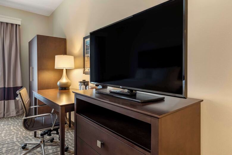 Hotel Comfort Inn & Suites Pittsburgh-northshore