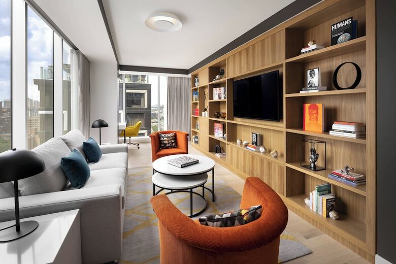 Humaniti Hotel Montreal, Autograph Collection