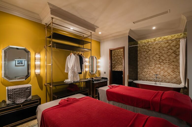 Silk Path Grand Hue Hotel