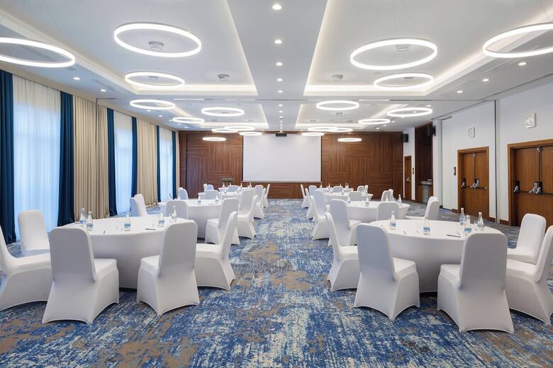 Hotel Courtyard By Marriott Tashkent