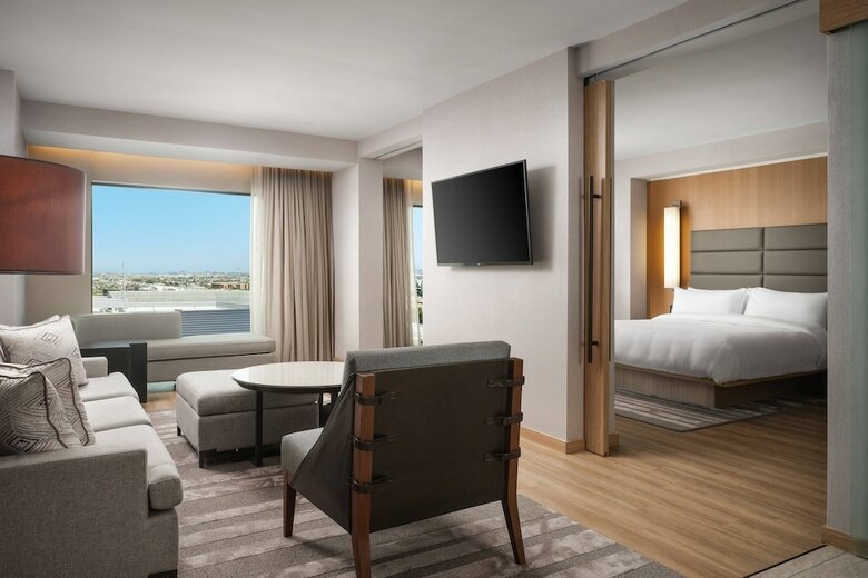 AC Hotel By Marriott Phoenix Downtown