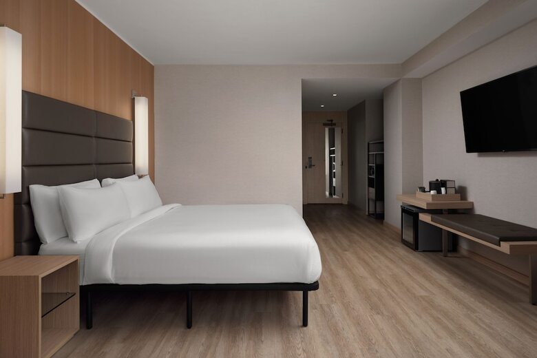 AC Hotel By Marriott Phoenix Downtown