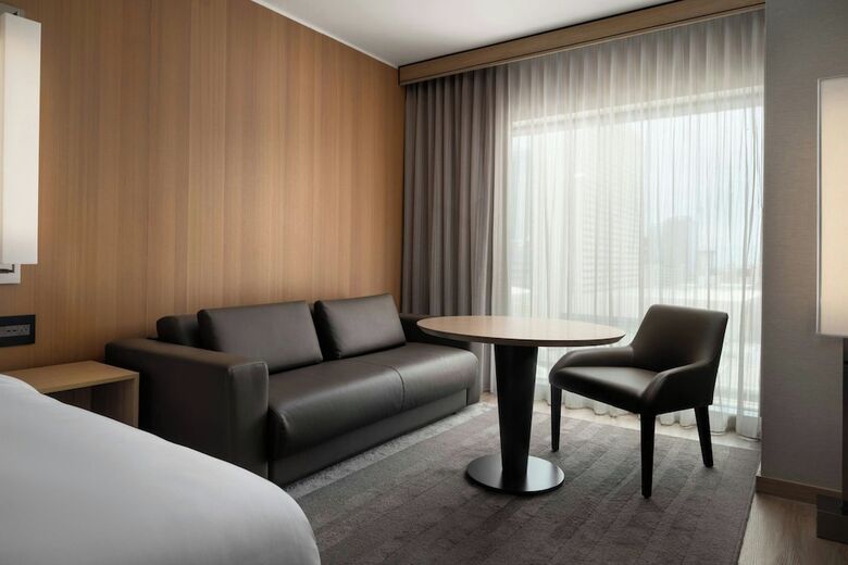 AC Hotel By Marriott Phoenix Downtown