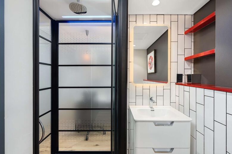 Anew Hotel Green Point