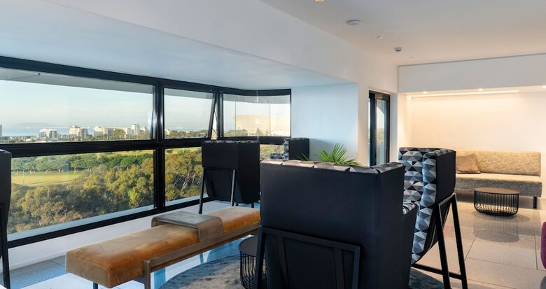 Anew Hotel Green Point