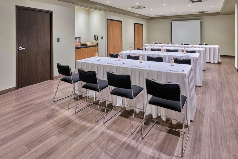 Hotel City Express By Marriott Caborca
