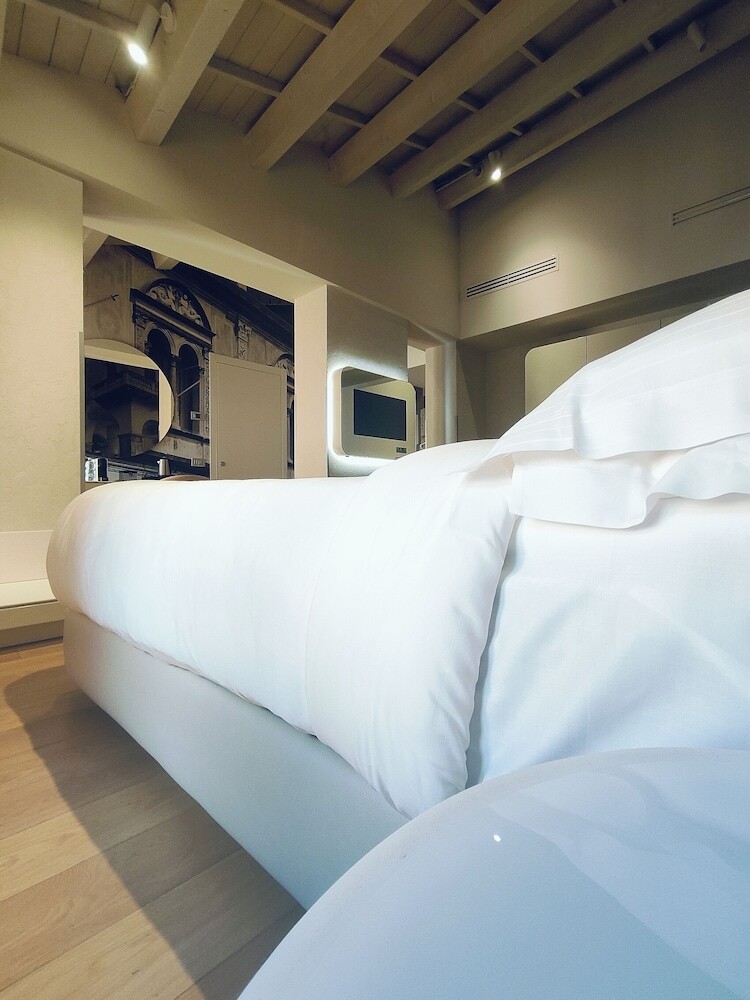 Lords Of Verona Luxury Apartments
