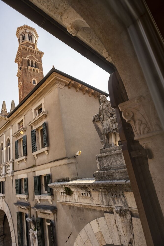Lords Of Verona Luxury Apartments
