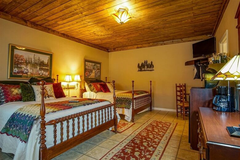Hotel Hemlock Inn