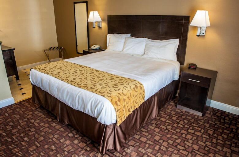 Motel Marinwood Inn & Suites