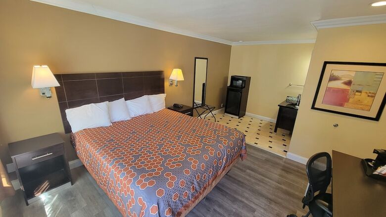 Motel Marinwood Inn & Suites