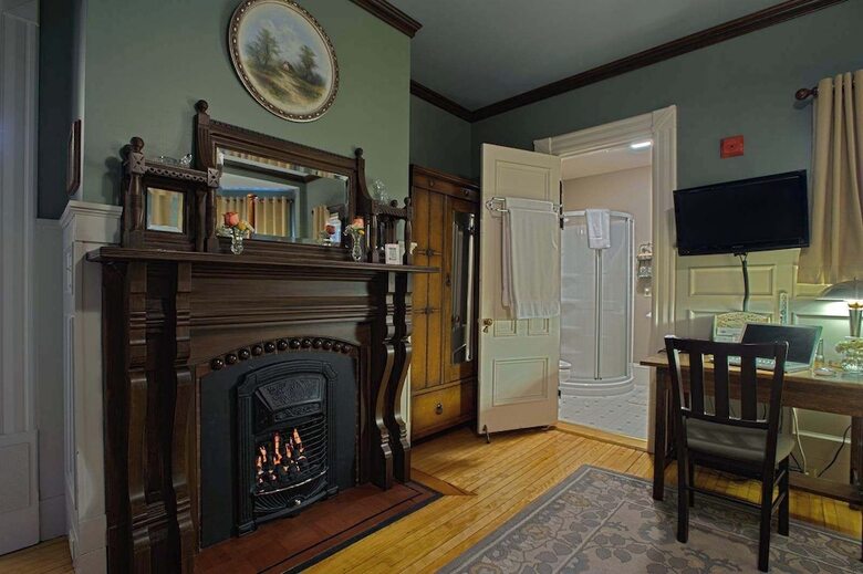 Bed & Breakfast Ash Street Inn