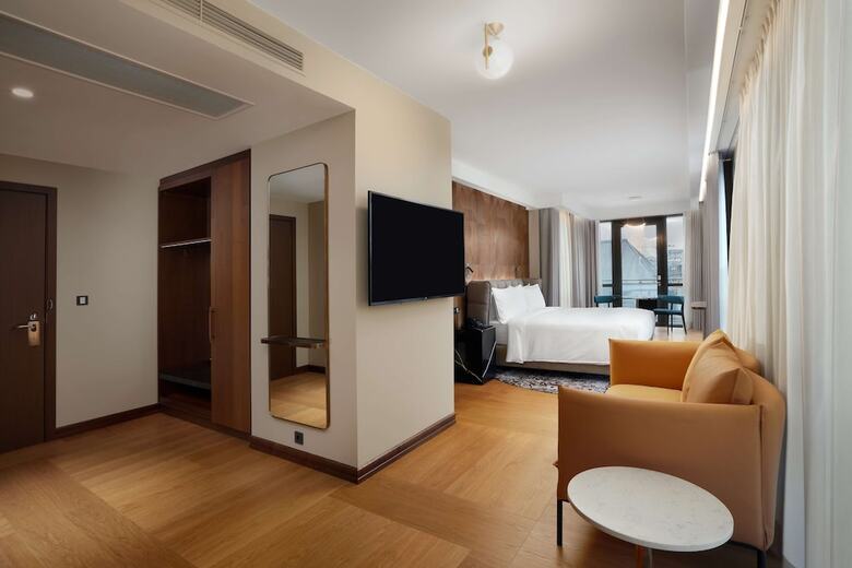 Iceland Parliament Hotel, Curio Collection By Hilton