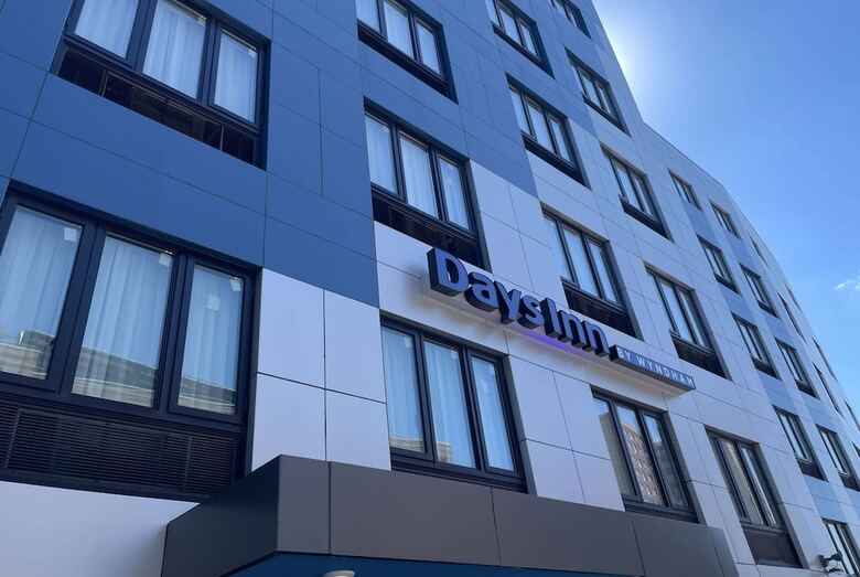 Hotel Days Inn By Wyndham Bronx Nyc