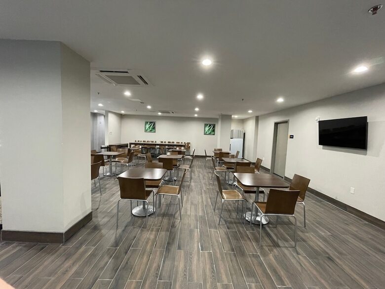 Hotel Days Inn By Wyndham Bronx Nyc