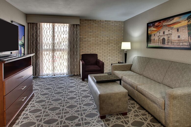 Drury Plaza Hotel San Antonio Airport