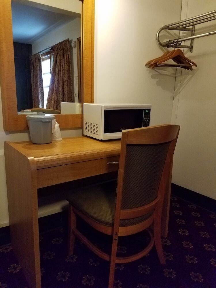 Du Wayne Motel