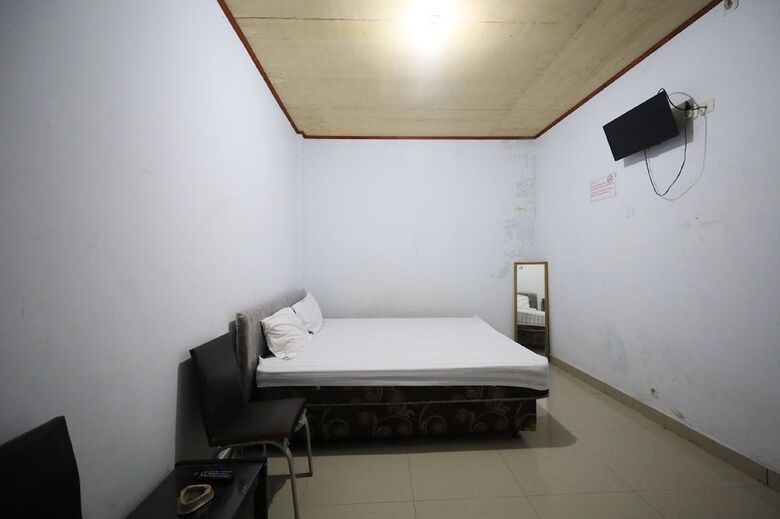 Hotel O Kos Citra Syariah Near Bukit Marezo