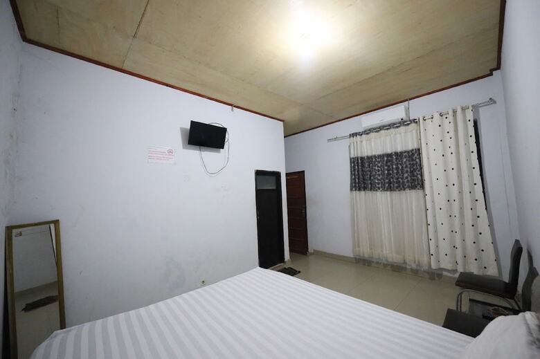 Hotel O Kos Citra Syariah Near Bukit Marezo