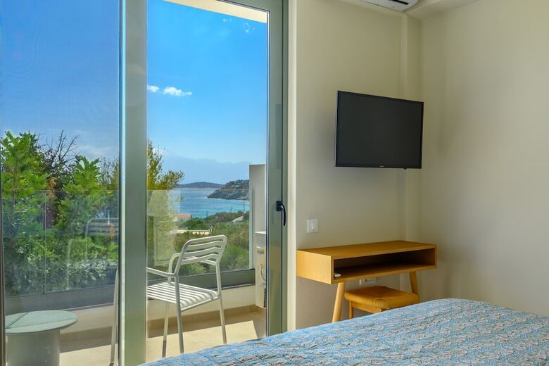 Roots Suites In Crete