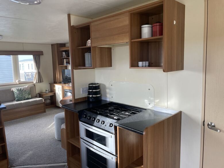 Captivating 2-bed Caravan In Clacton-on-sea