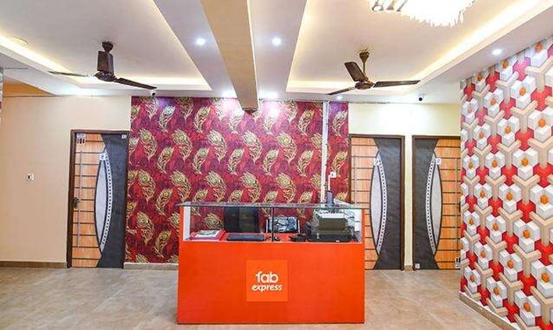 Hotel Fabexpress Comfort Inn