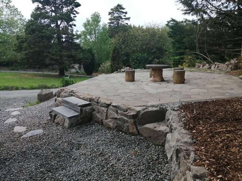 Cozy Cabin With Hot Tub Retreat In Anglesey