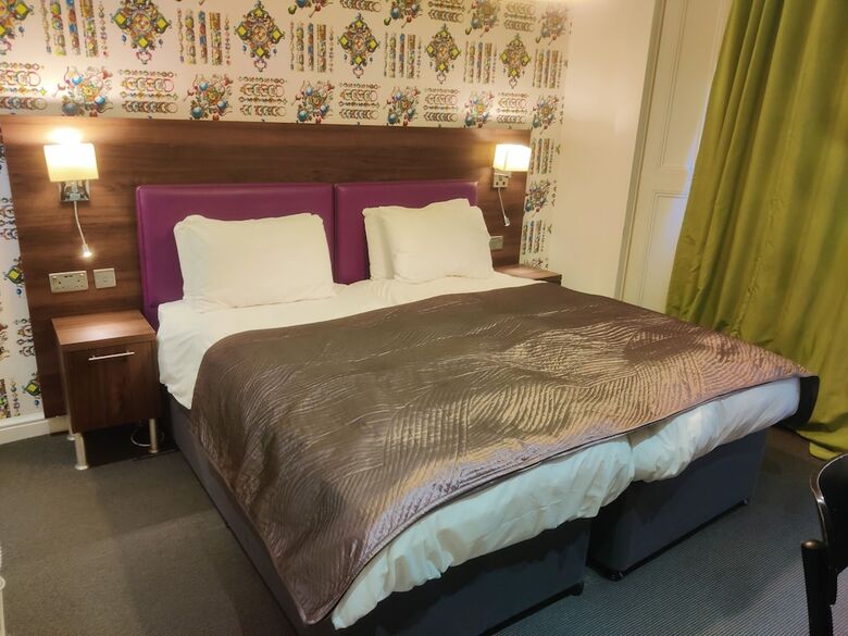 Chelsea House Hotel