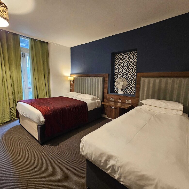 Chelsea House Hotel