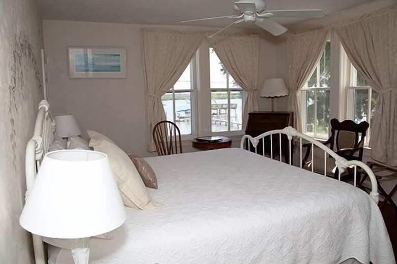 Night Swan Intracoastal B&B