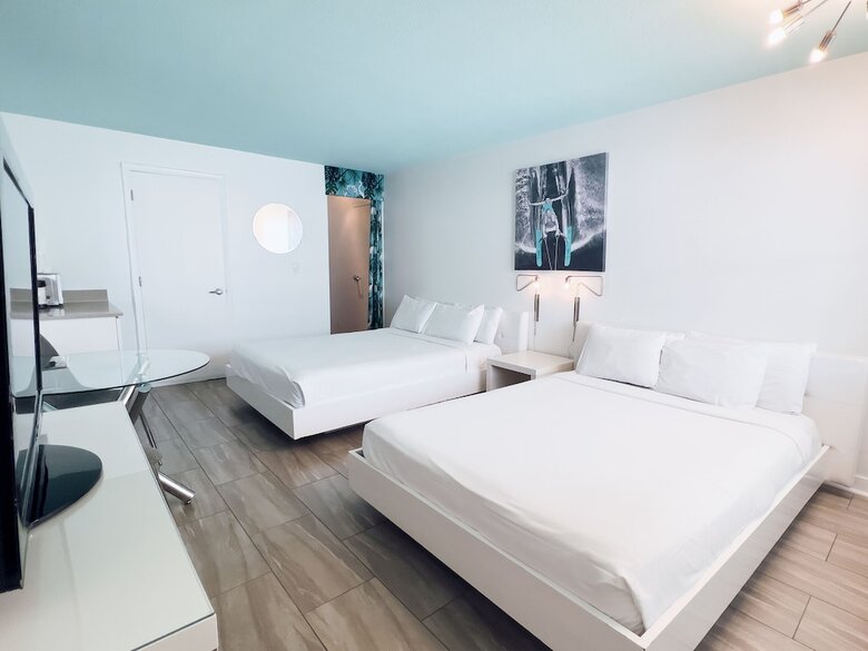 Aqua Hotel