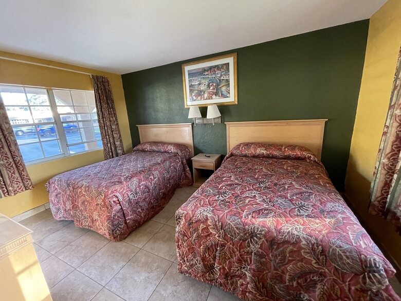 Shangri La Motel