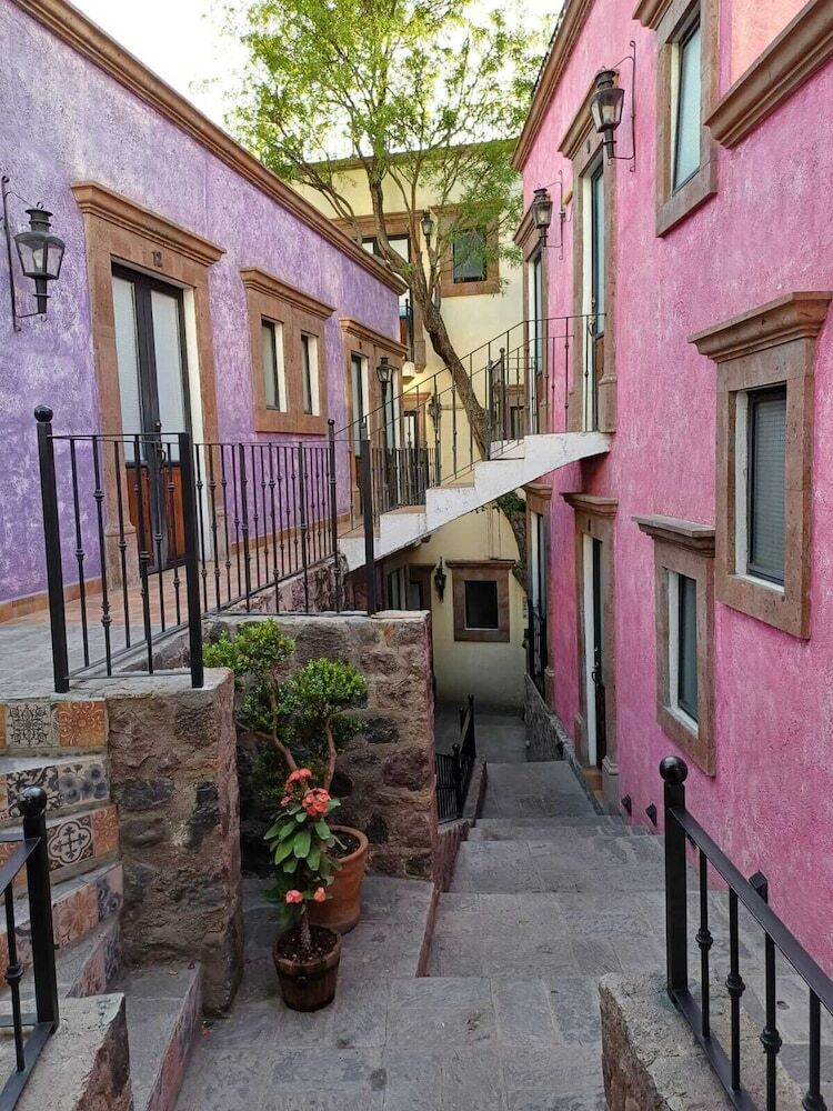 Hotel El Mes�n Del Quijote