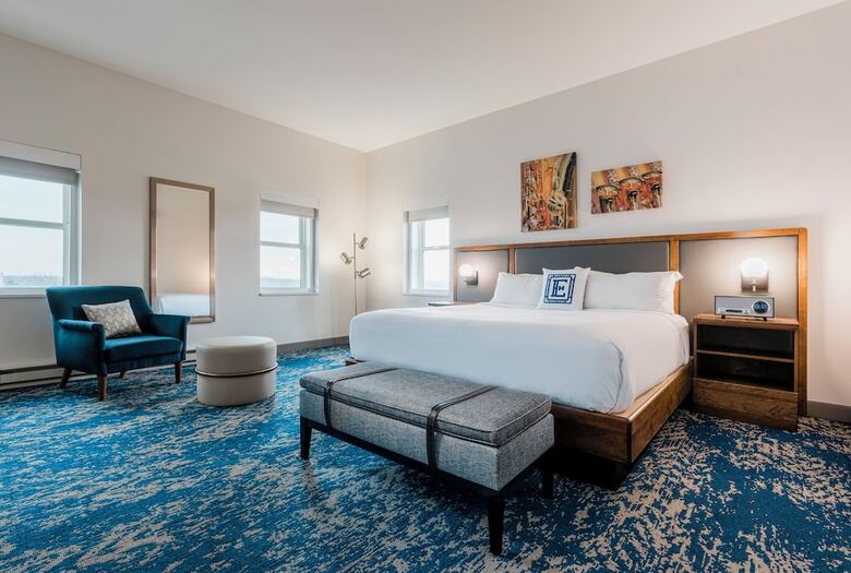 Hotel Elkhart, Tapestry Collection By Hilton